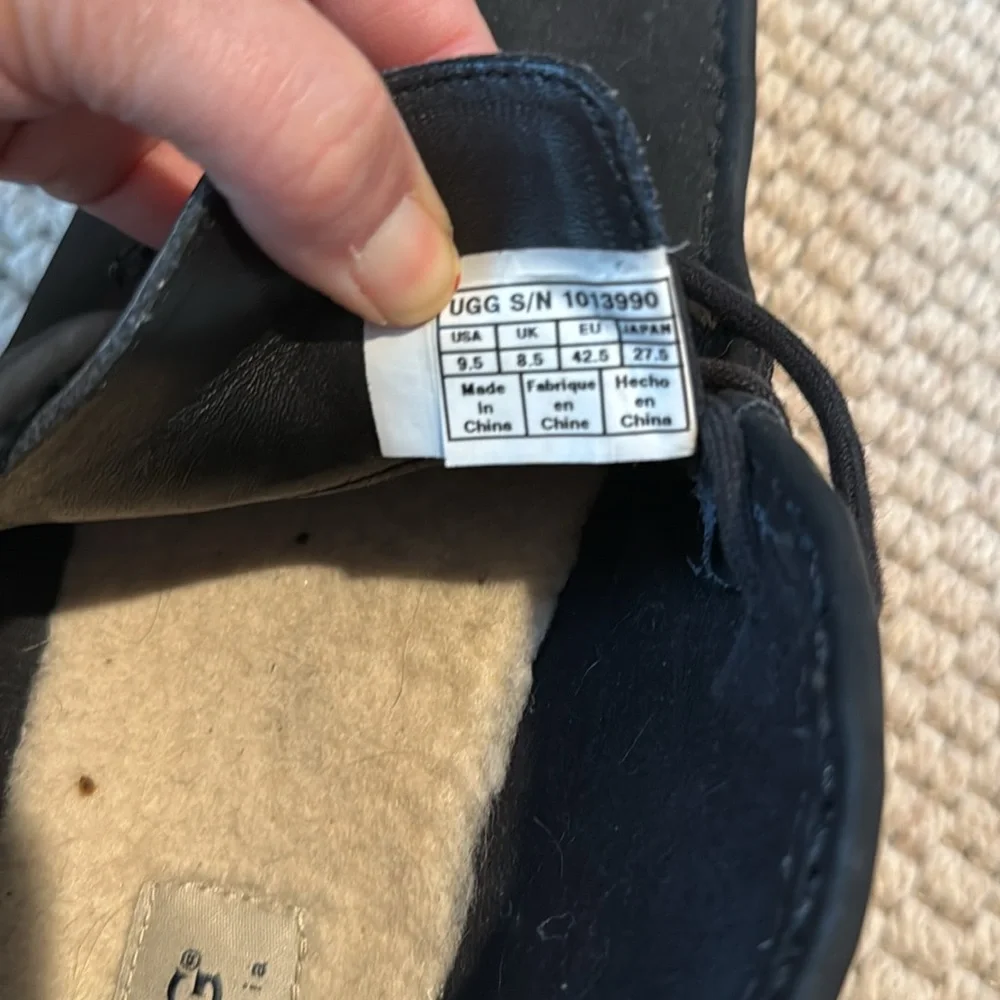 Ugg boots chukka style with sheepskin footbed